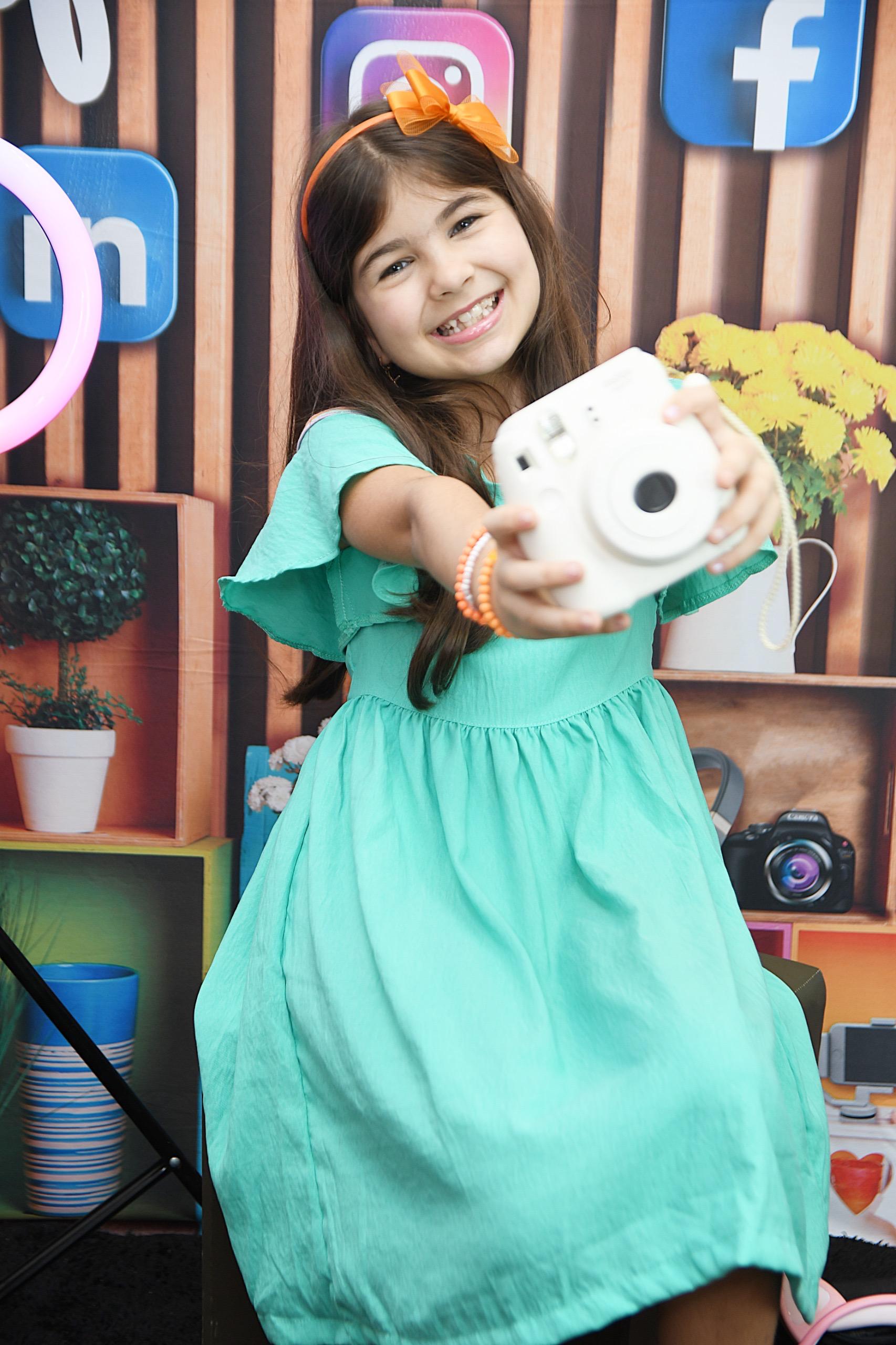 Segundo registro de Manu Freixas em trabalho para Rei Nato - Moda Kids